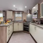 Lagooncombe, Modern And Cosy *