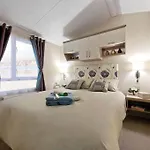 Lagooncombe, Modern And Cosy