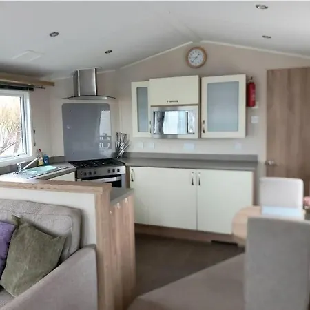 Lagooncombe, Modern And Cosy *