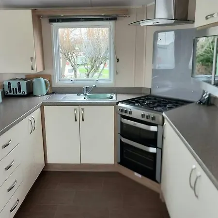 Lagooncombe, Modern And Cosy 別荘 ミロム