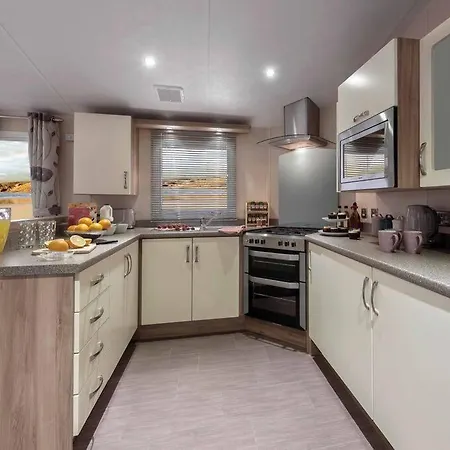 Lagooncombe, Modern And Cosy *