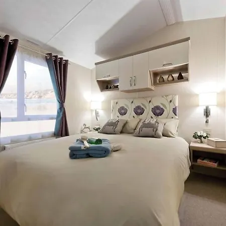 Lagooncombe, Modern And Cosy