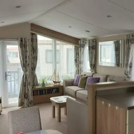 別荘 Lagooncombe, Modern And Cosy ミロム