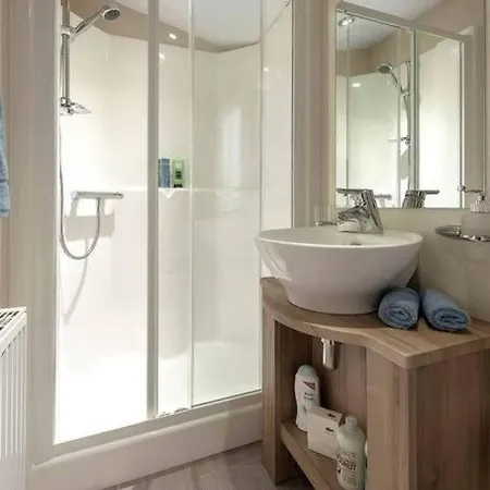 Lagooncombe, Modern And Cosy 펜션 *